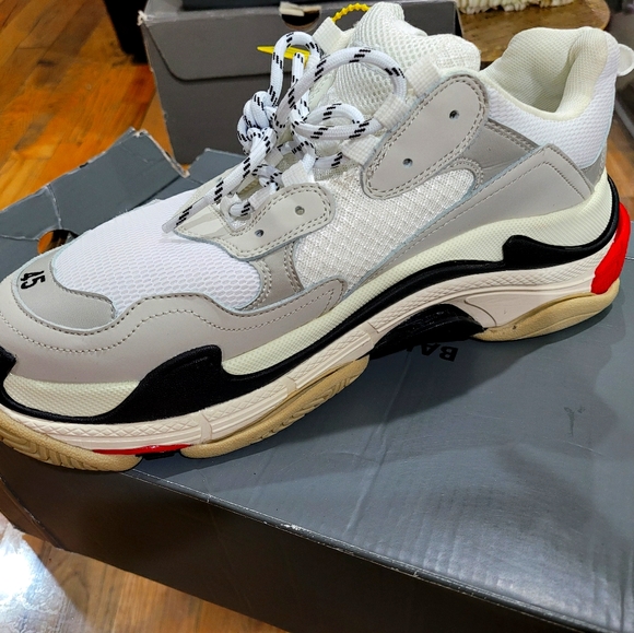 Mens shoe - Picture 1 of 5